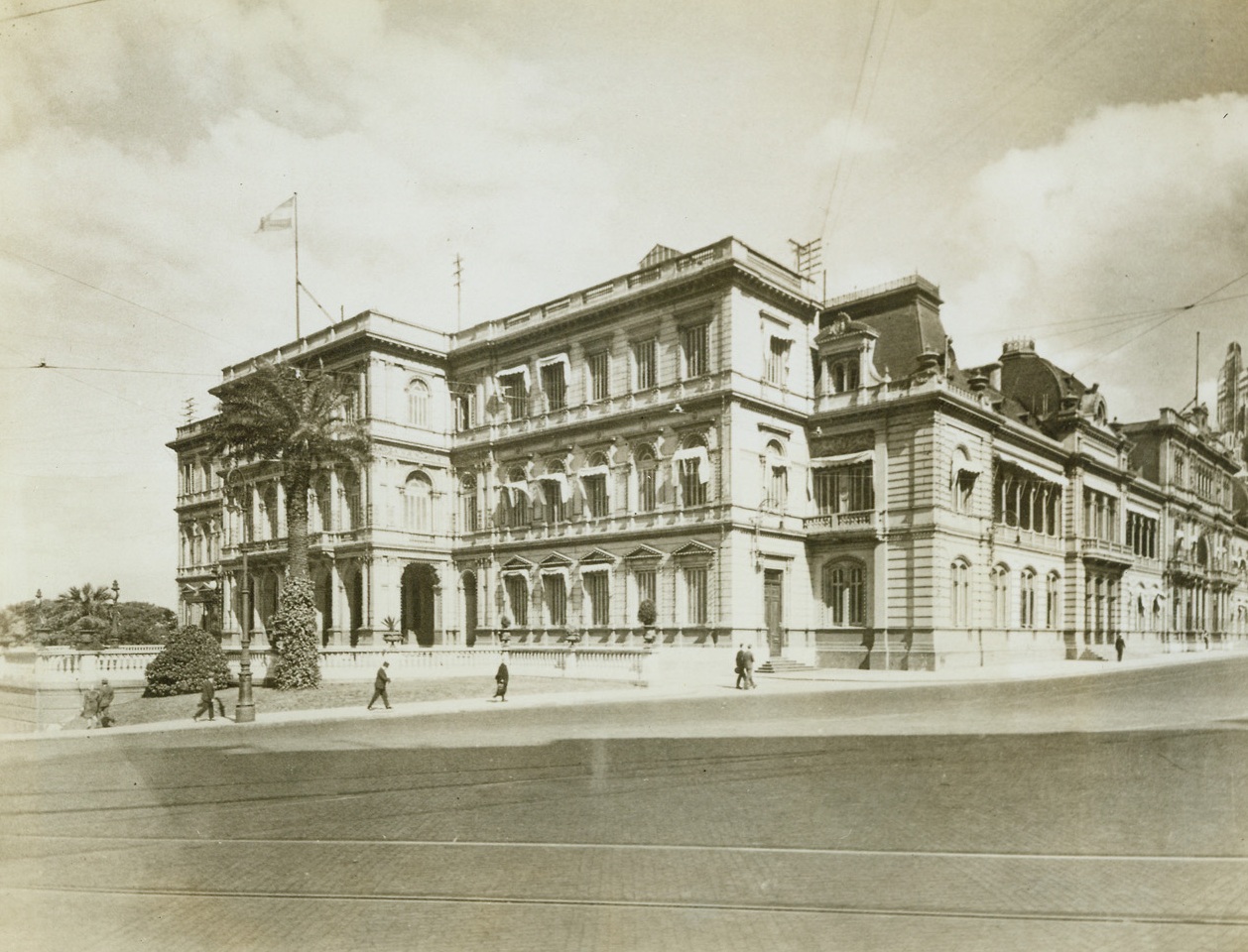 Barred to Castillo, 6/4/1943. Buenos Aires – The Casa Rosado, government house in Buenos Aires, now houses Gen. Antonio Rawson, partners with Gen. Pedro Ramirez in Argentina’s revolt against Castillo, Argentine president who has fled the headquarters. With his plea for assistance from his first field artillery turned down, President Castillo left the Casa Rosado. He returned to be handed an ultimatum demanding his resignation. Although the Chief of Police was ordered to defend the Government House against anti-Castillo demonstrators. Resistance was weak and the leaders of the pro-Allied movement moved in. Credit: ACME;