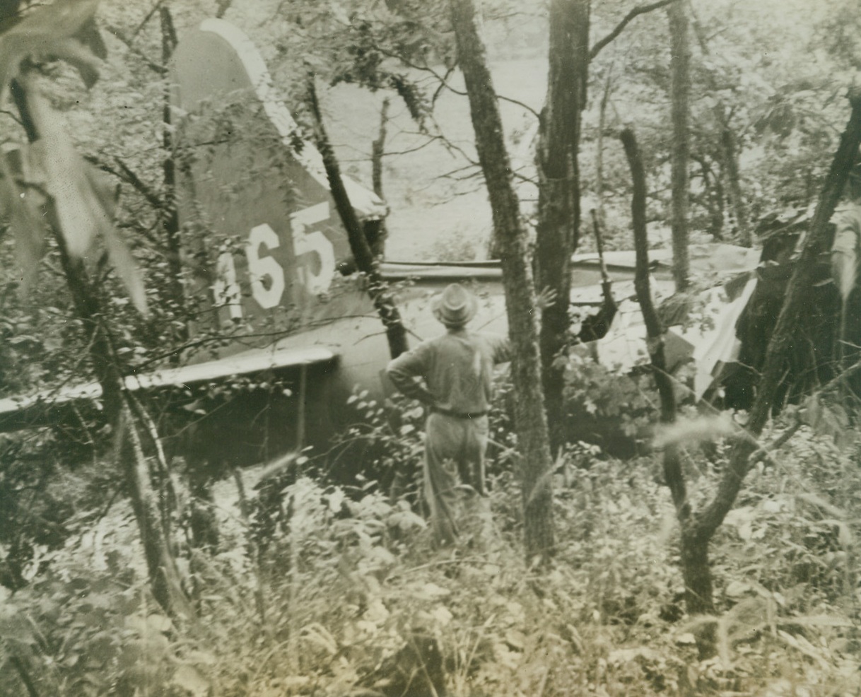 Flying Forts in Mid-Air Crash, 9/6/1943. St. Louis, Mo.—Following by only a few days the collision of two Liberator bombers near Fort Worth, Tex., two Flying Fortresses collided 3,000 feet above Salem, Mo., 150 miles southwest of St. Louis, and plummeted to earth with the toll of known dead at five, according to the Army Air Base at Dyersburg, Tenn. Seven men are said to have parachuted to safety. Others are not yet accounted for.Credit: ACME.;