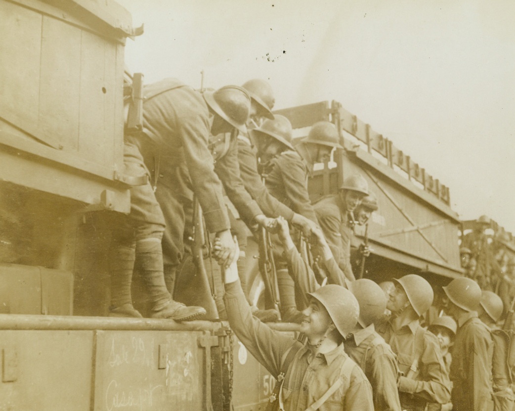 No Title. ...Algeria - Yanks and French troops meeting.;