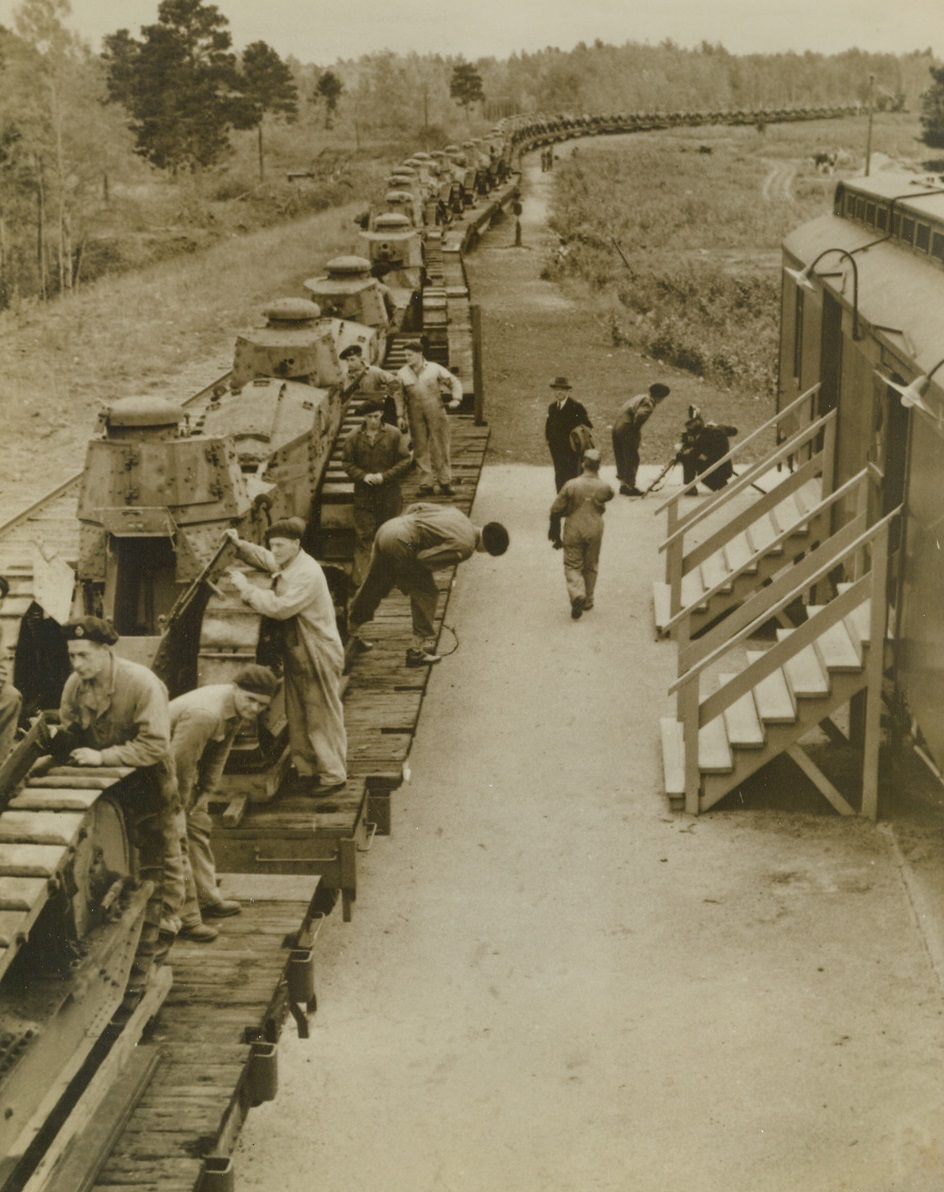 American Tanks Arrive at Canadian Camp, 10/9/1940  Camp Borden, Canada – The latest batch of the old United States Army tanks turned over to Canada for training purposes are shown being unloaded from flat cars at Camp Borden. Credit: ACME;